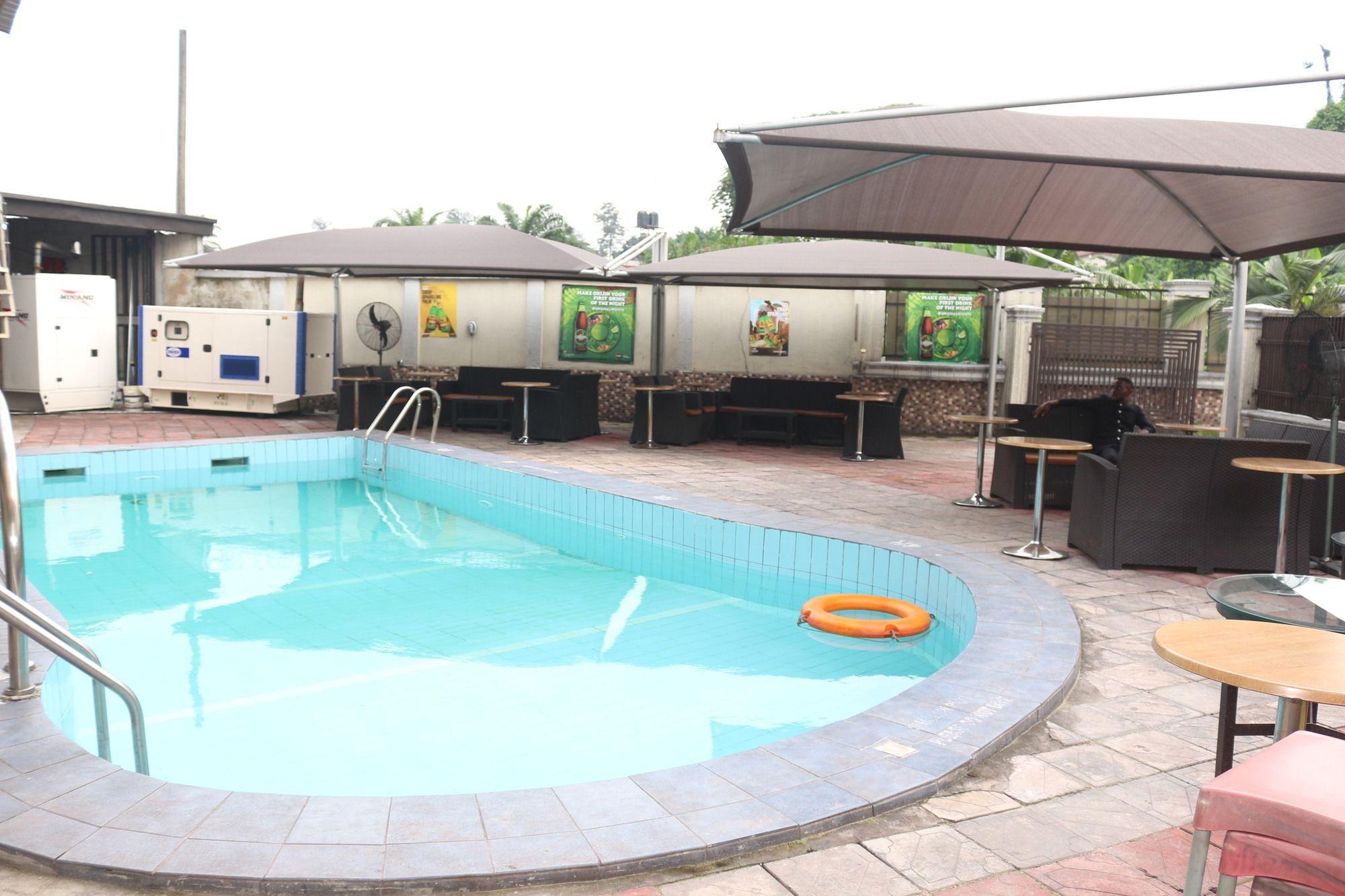 Royal Charlin Hotel And Suites Port Harcourt Esterno foto